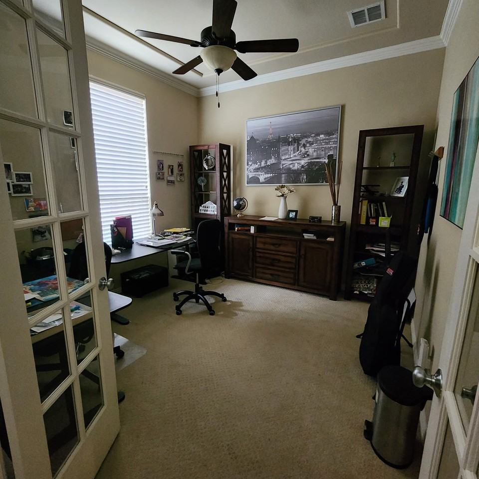 10082 Drawbridge Dr - Photo 4 of 28
