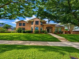 featured image of 2418 Sherbrooke Ln