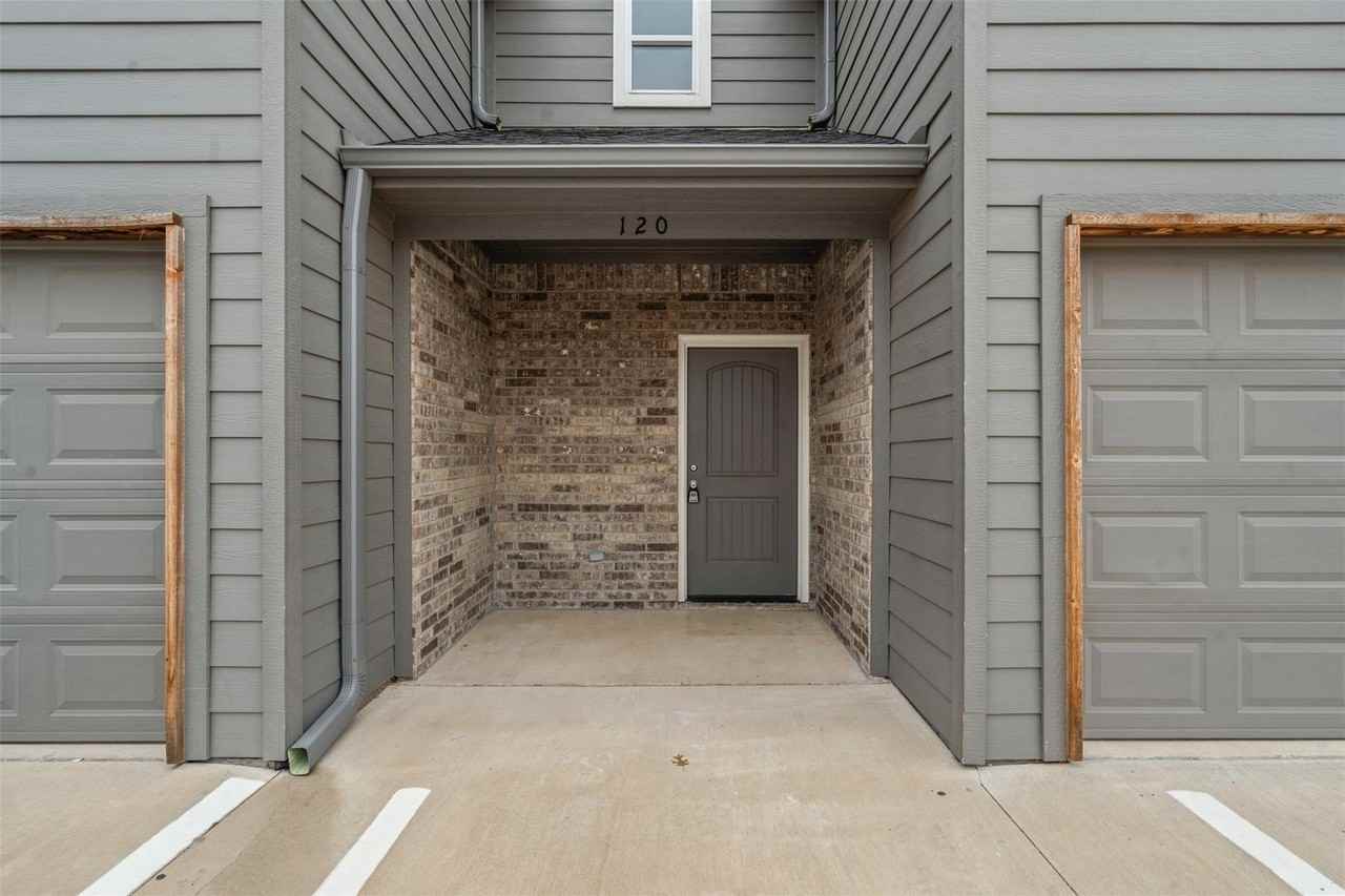 100 Abbey Park Ct - Photo 3 of 29