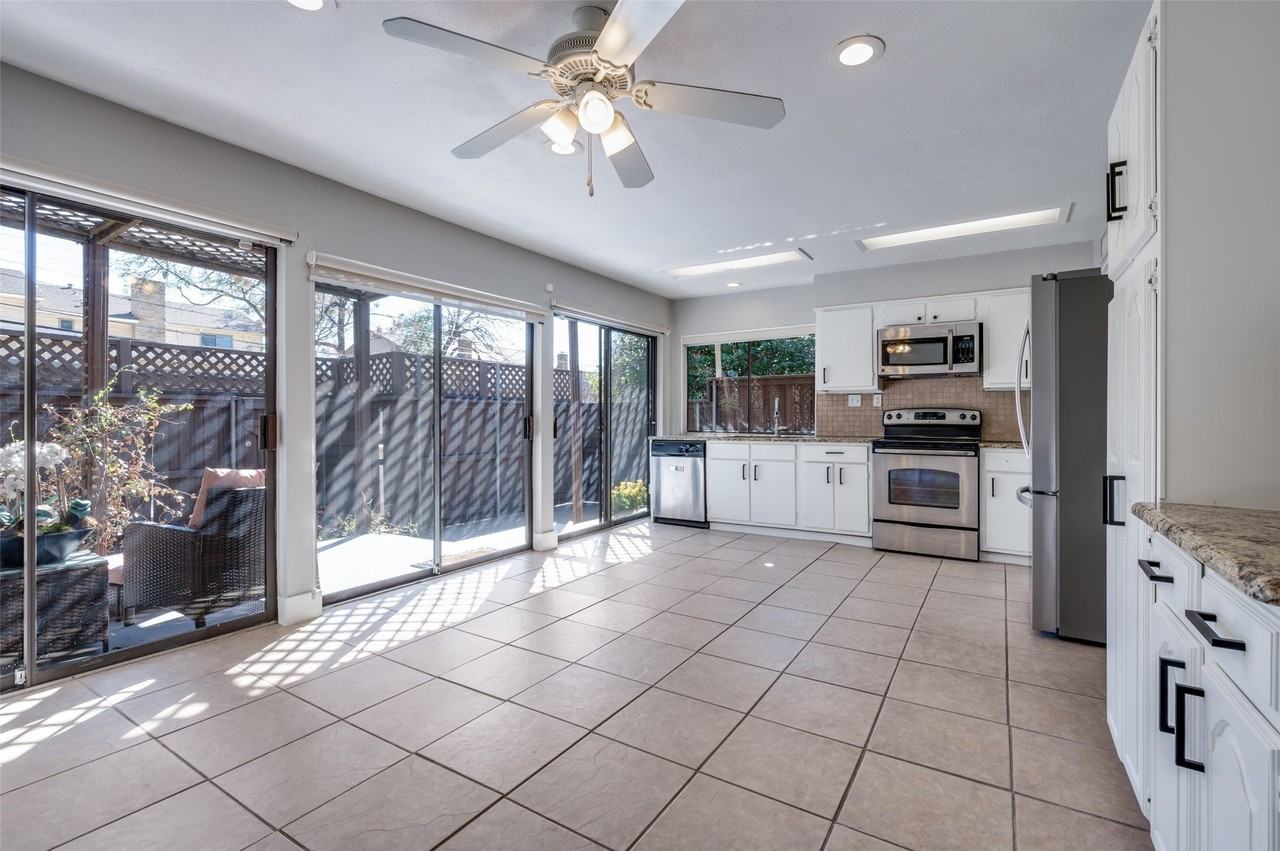 7602 Woodthrush Dr - Photo 3 of 24