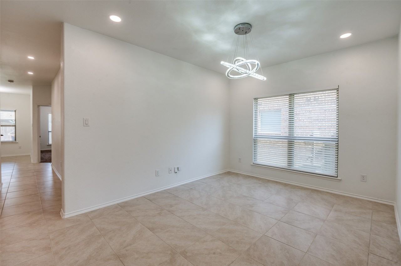 112 Mount Olive Ave - Photo 5 of 28