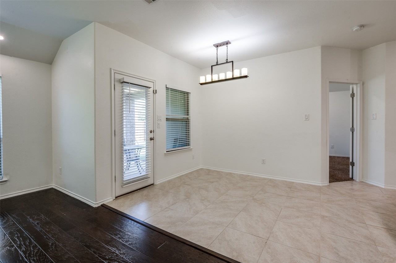 112 Mount Olive Ave - Photo 7 of 28