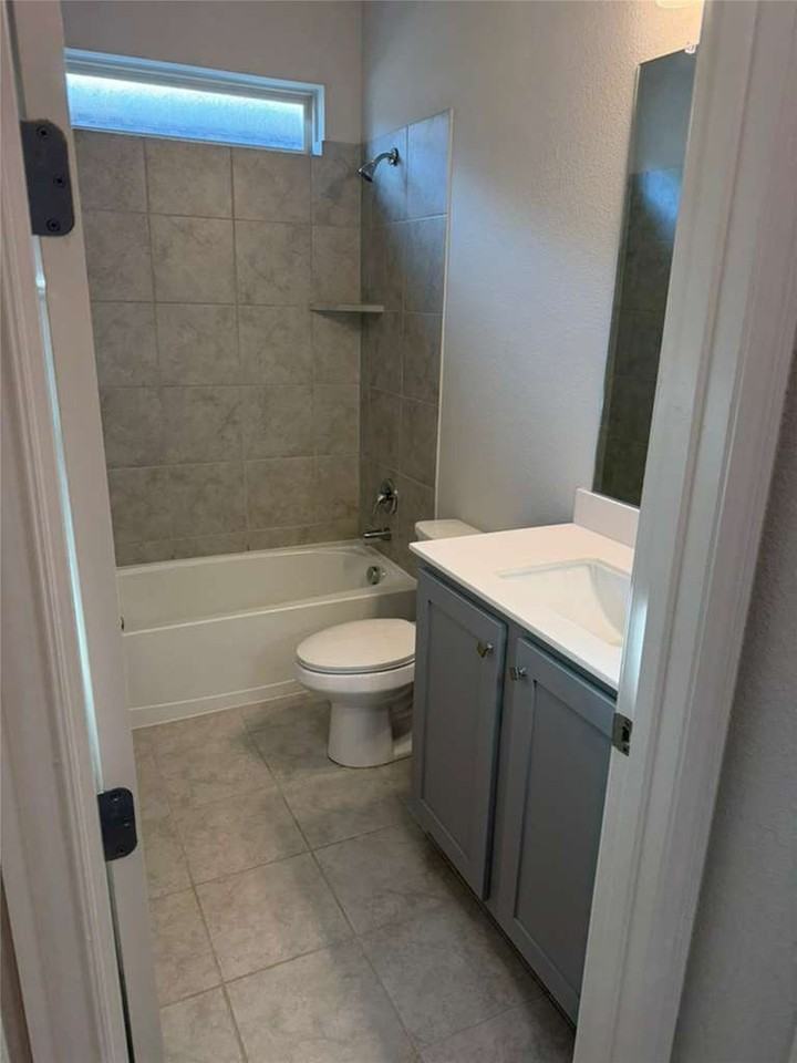 1201 Indianola Trl - Photo 3 of 34