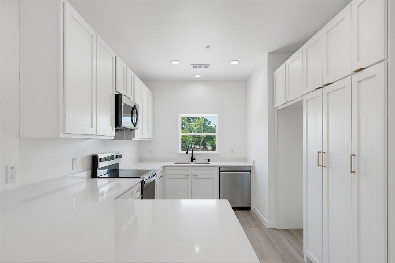 512 S O Connor Rd - Photo 2 of 21
