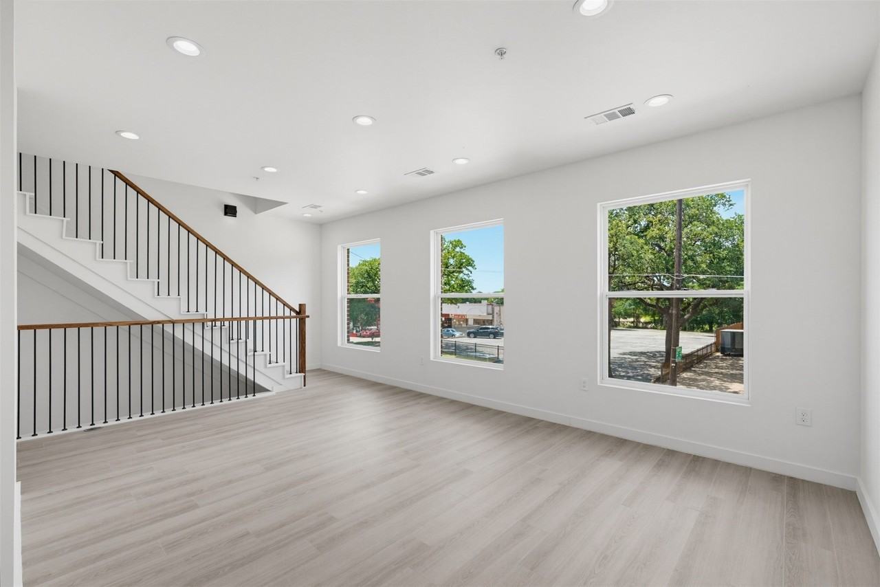 512 S O Connor Rd - Photo 3 of 21