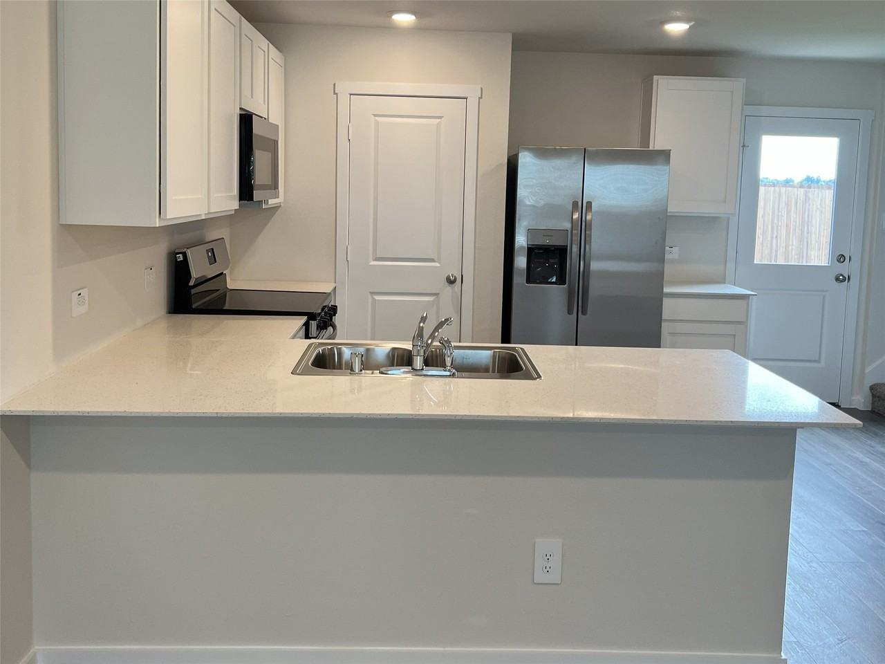 4484 Bonney Ave - Photo 5 of 30