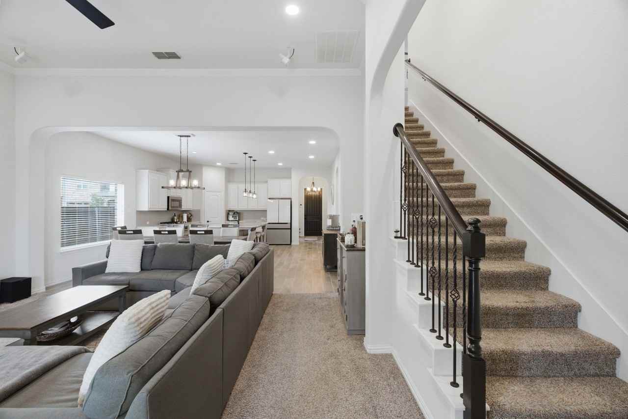 9653 Calaveras Rd - Photo 6 of 34