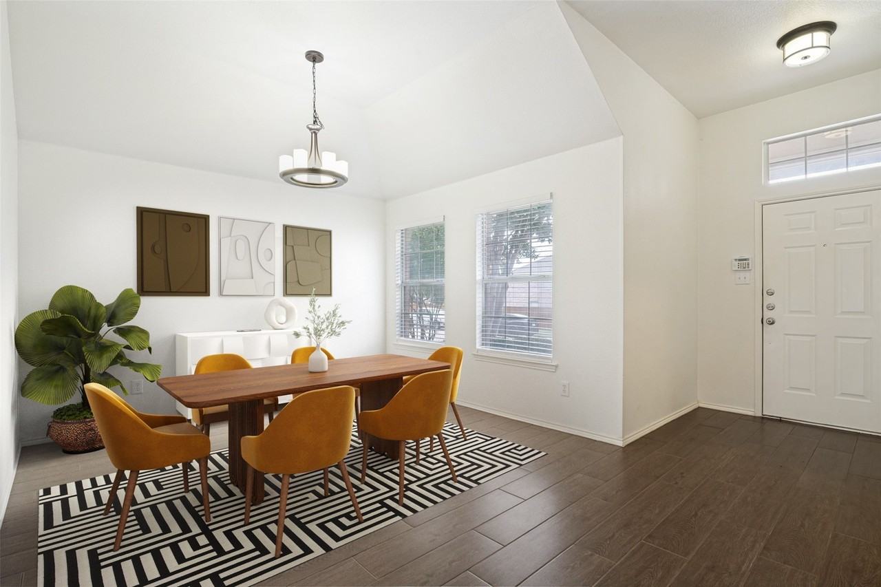 9021 Floyd Dr - Photo 2 of 19