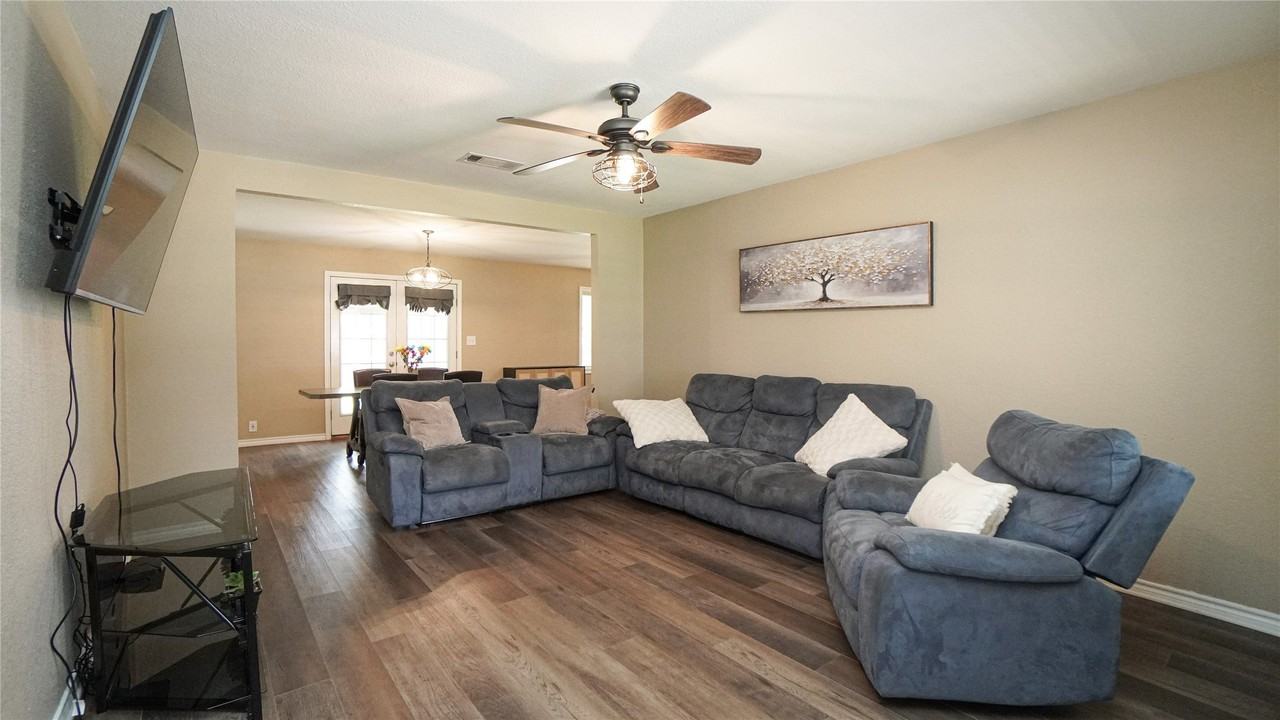 340 Northside - Photo 3 of 29