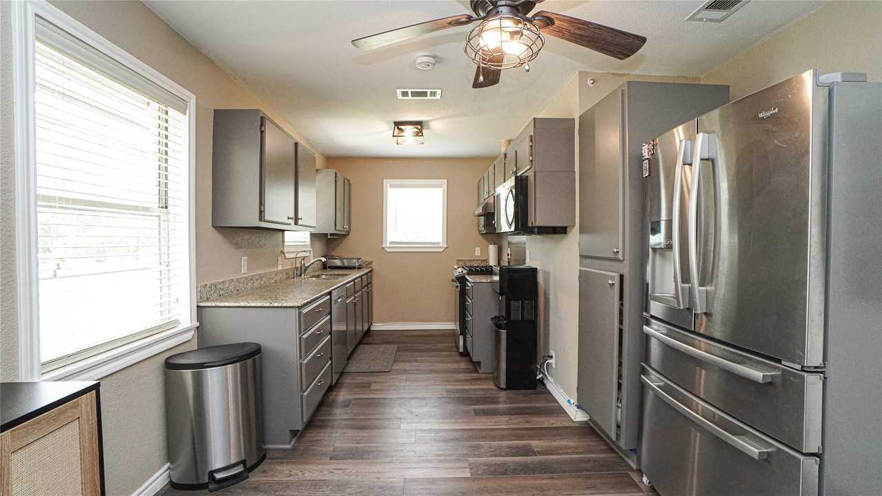 340 Northside - Photo 7 of 29