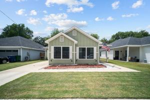featured image of 106 Flowers St
