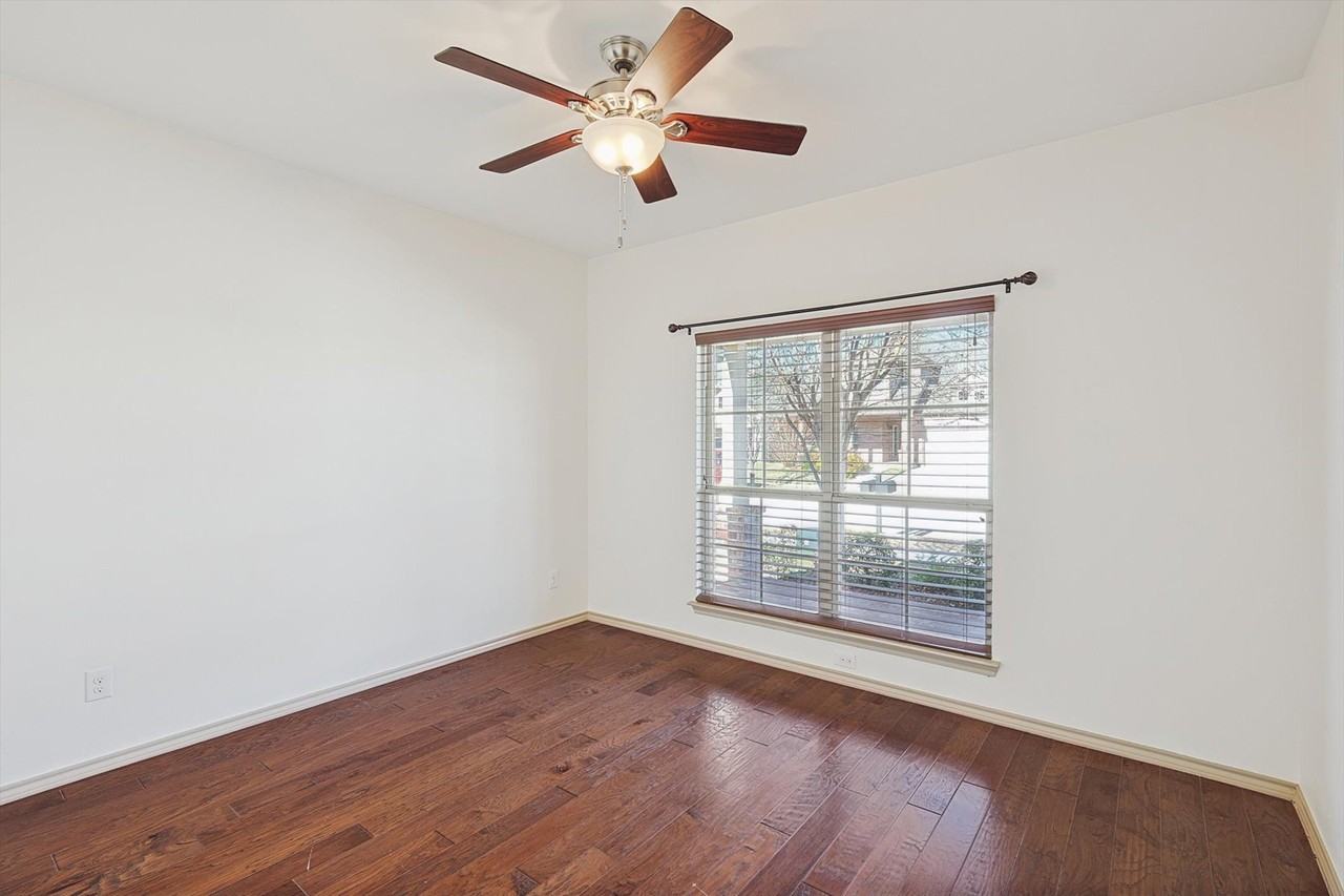 1809 Mcgee Ave - Photo 5 of 24