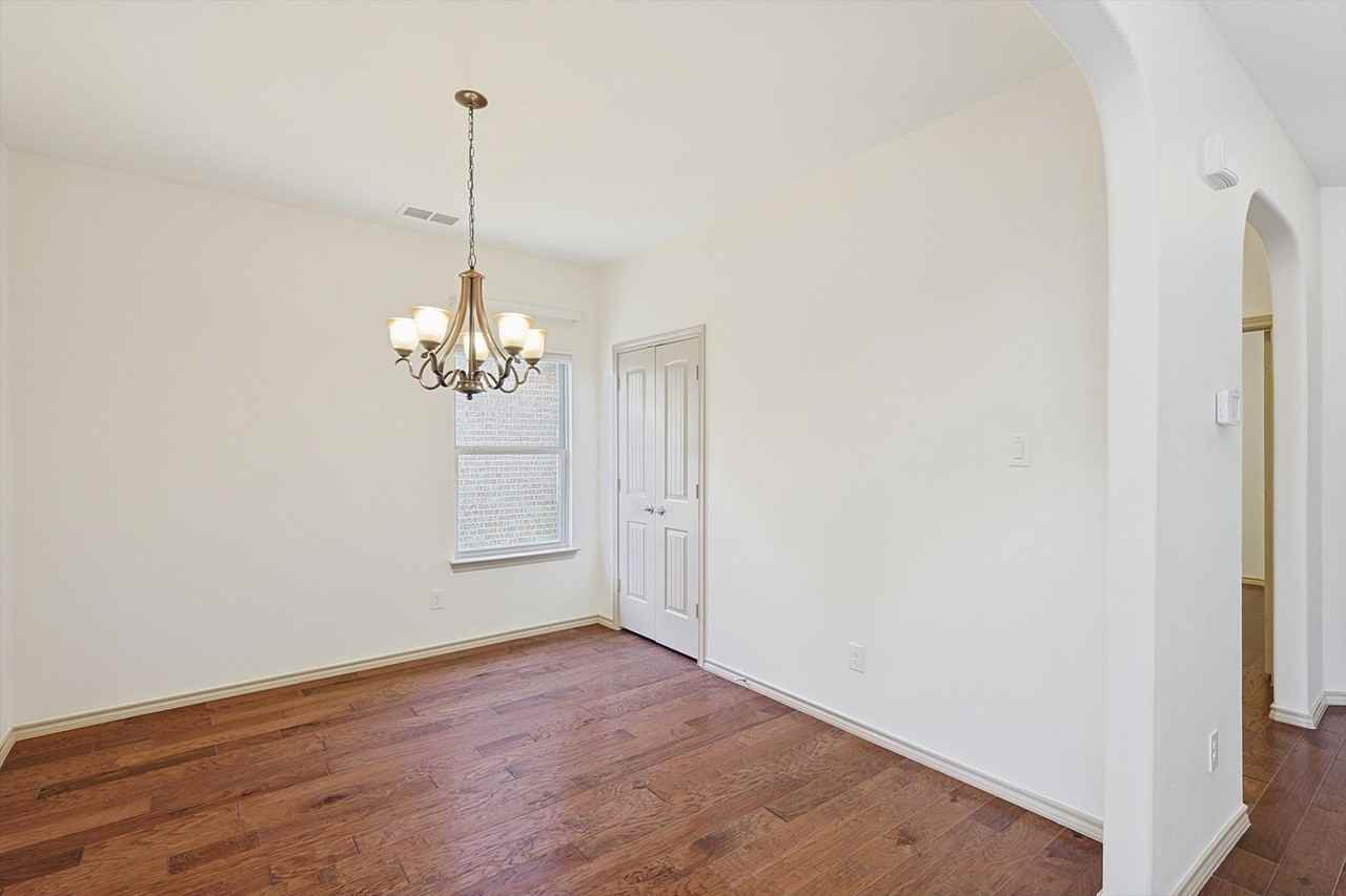 1809 Mcgee Ave - Photo 6 of 24