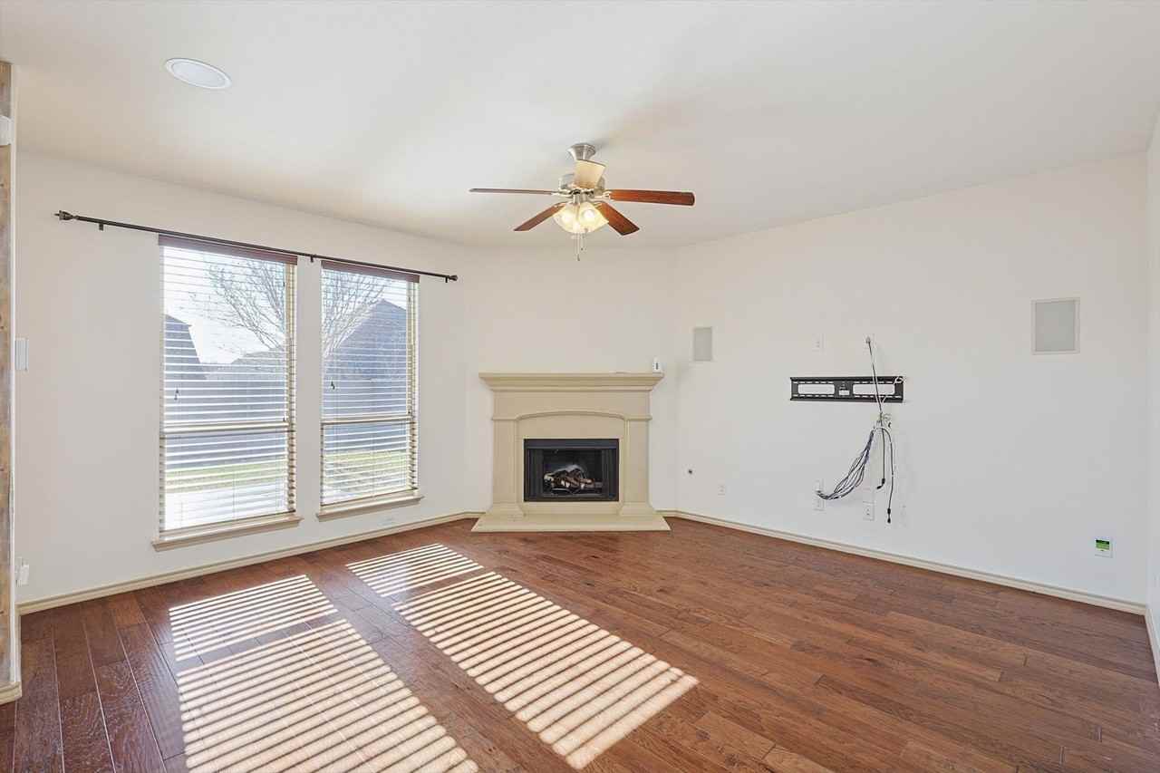 1809 Mcgee Ave - Photo 7 of 24