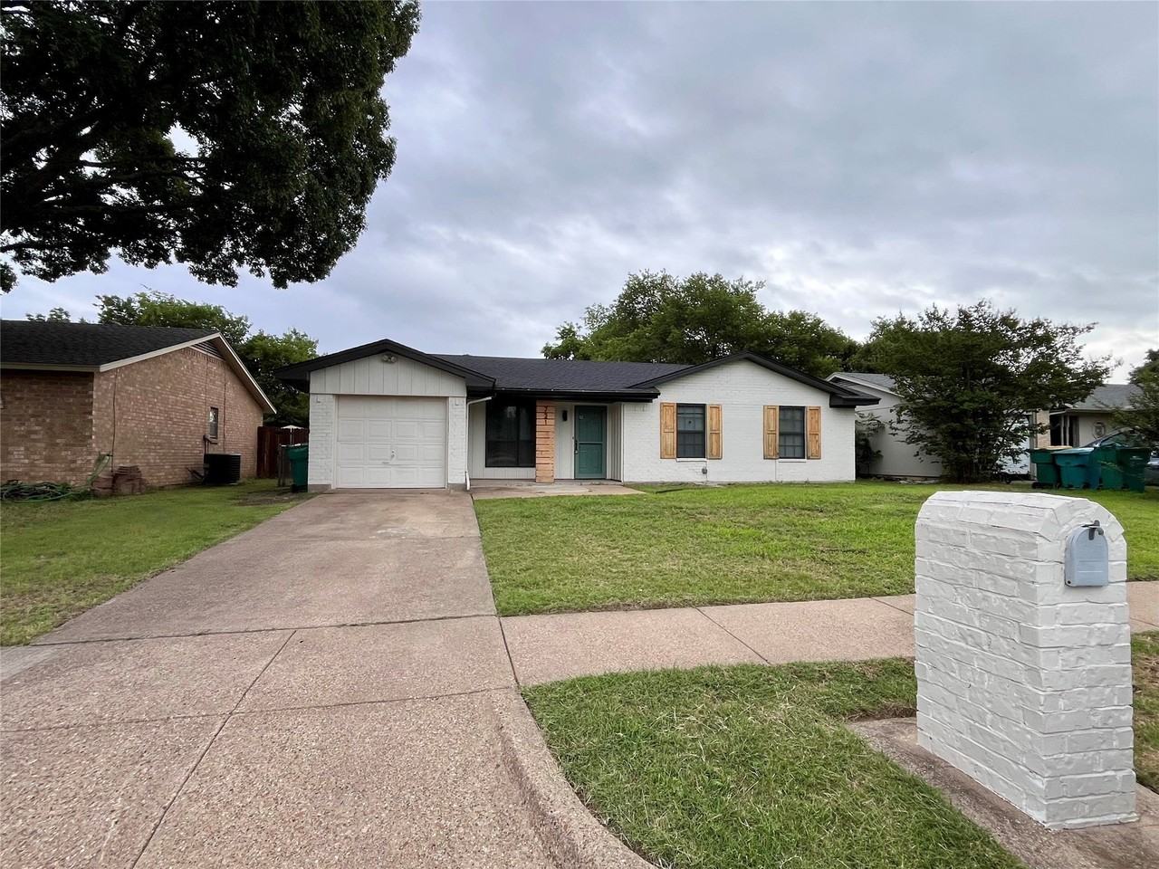 721 Lisa Ln - Photo 4 of 36