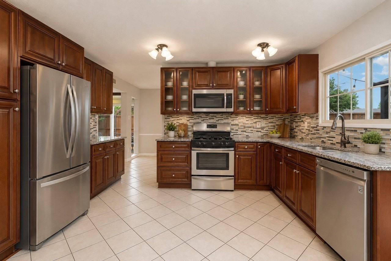 1713 Montana Trl - Photo 3 of 37