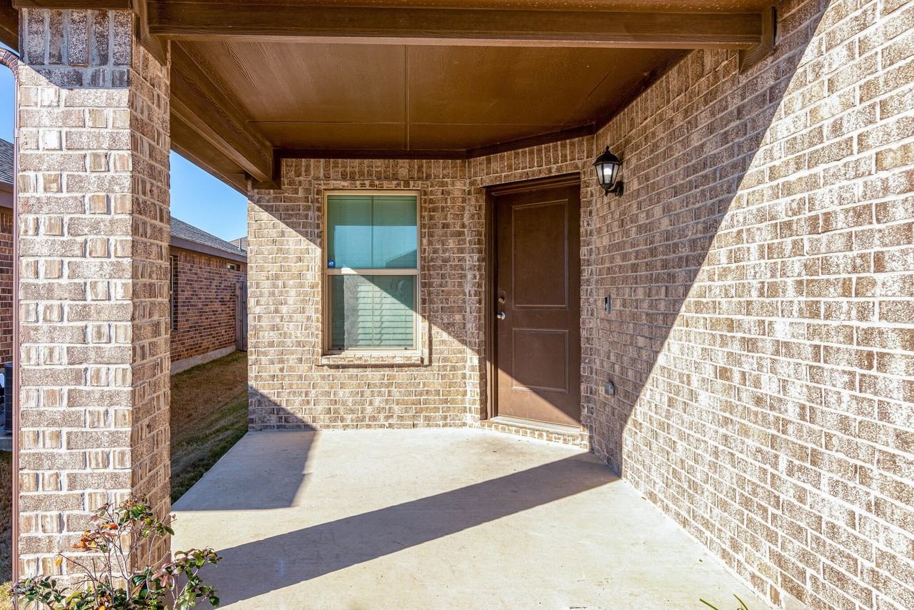 9345 Herringbone Dr - Photo 6 of 38