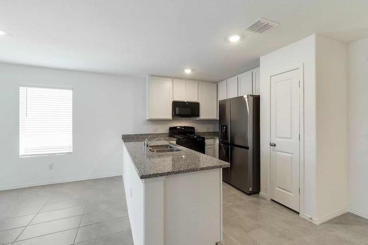 1704 Lercara Ln - Photo 3 of 17