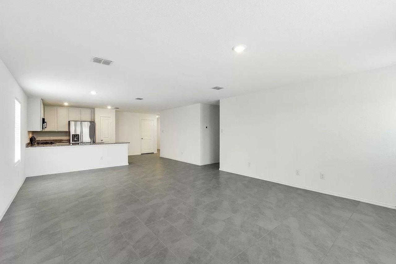1704 Lercara Ln - Photo 4 of 17
