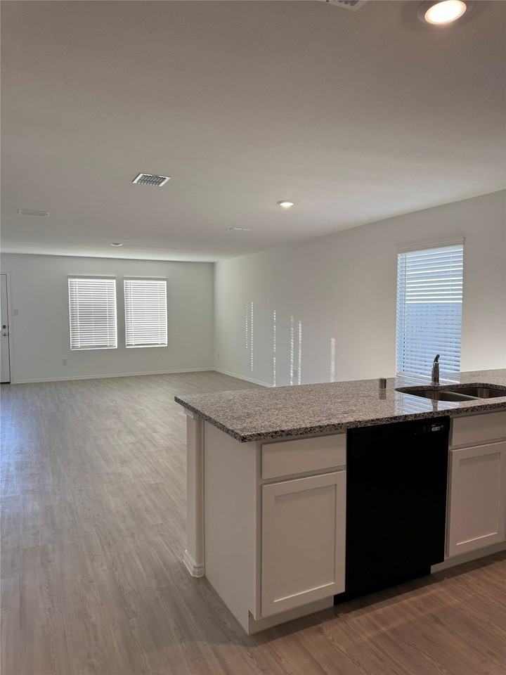 11815 Hermosa Ln - Photo 2 of 15
