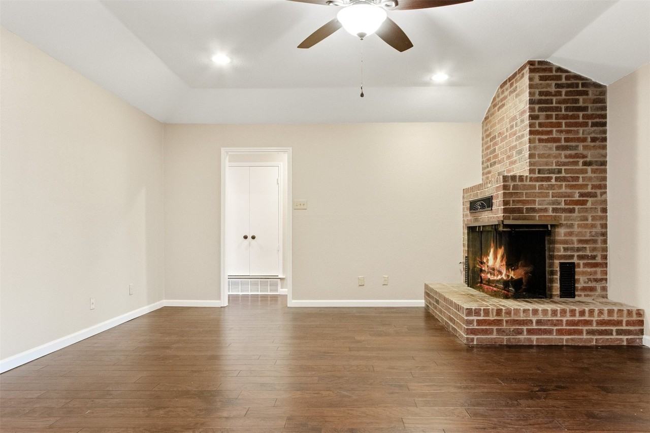 611 Field St - Photo 4 of 40