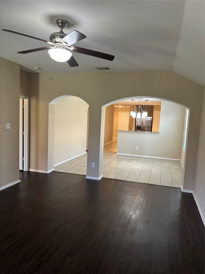 2047 Enchanted Rock Dr - Photo 6 of 18
