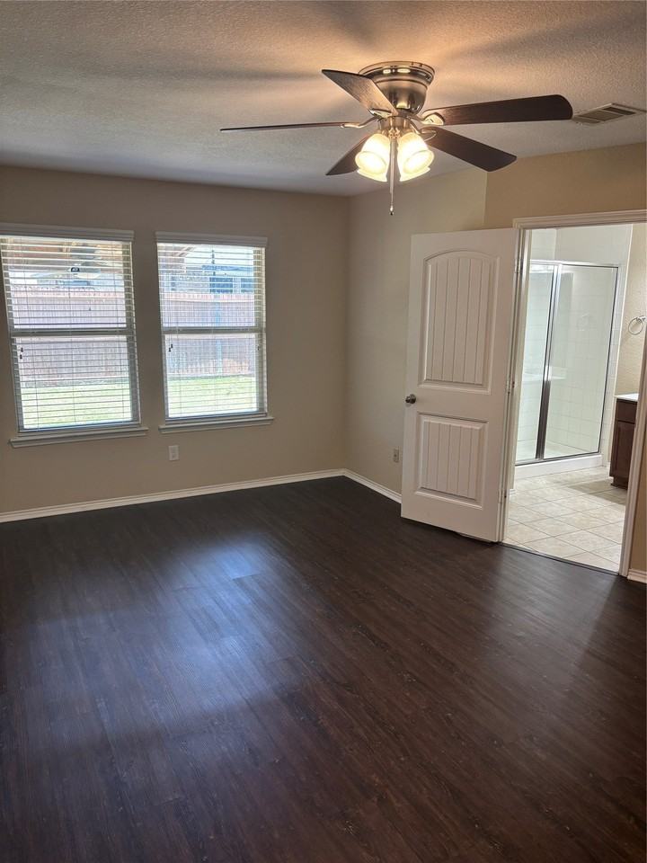 2047 Enchanted Rock Dr - Photo 7 of 18