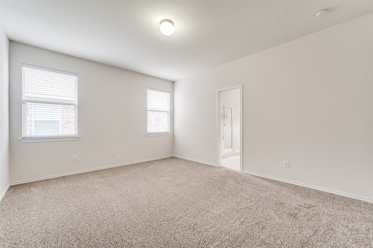 1405 Hazelwood Dr - Photo 6 of 12