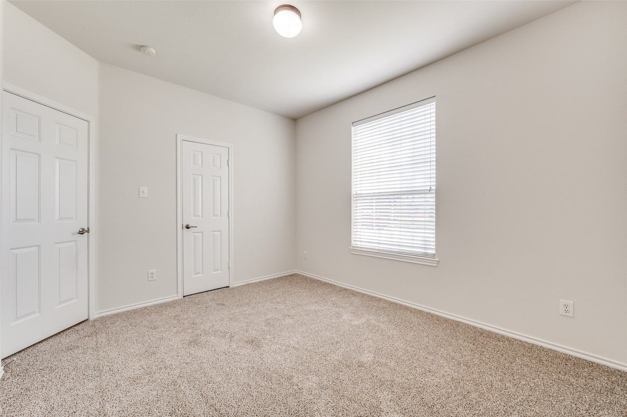 1405 Hazelwood Dr - Photo 7 of 12