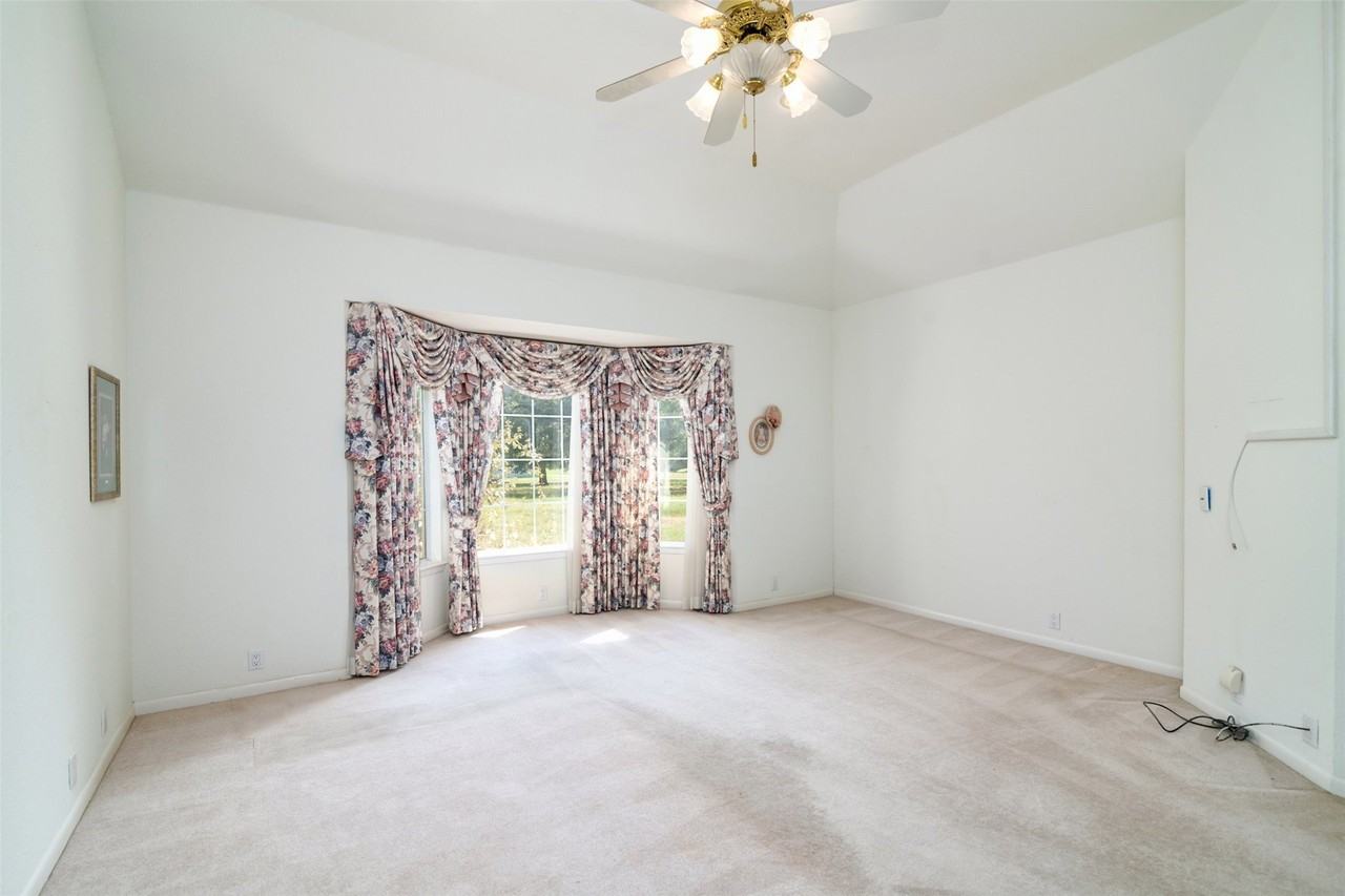 4525 Teasley Ln - Photo 7 of 28