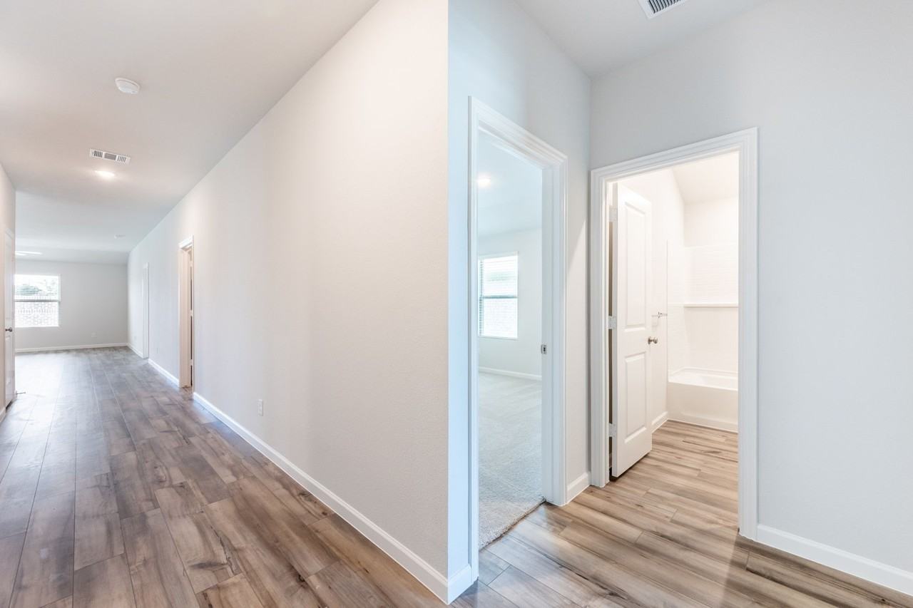 3745 Prairie Chapel Rd - Photo 6 of 33