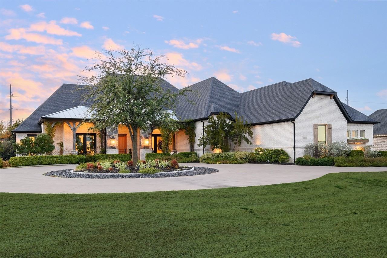1501 Stony Trl - Photo 2 of 40