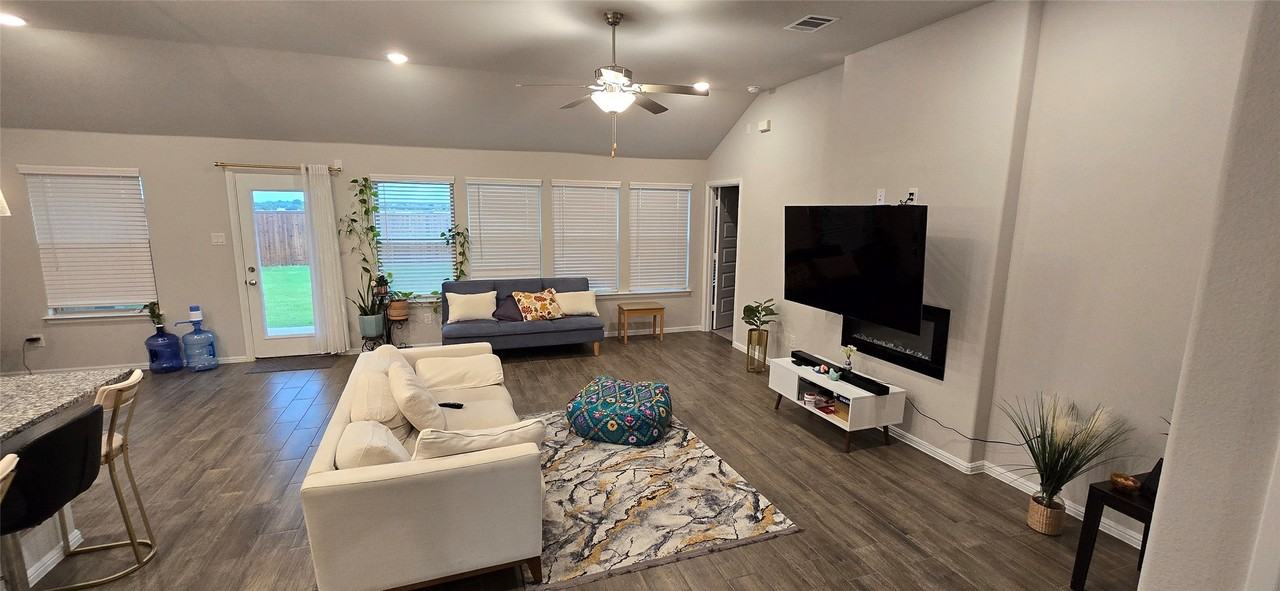 14220 Aberavon Dr - Photo 4 of 19