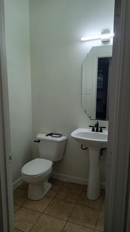 6405 Sapphire Dr - Photo 3 of 16