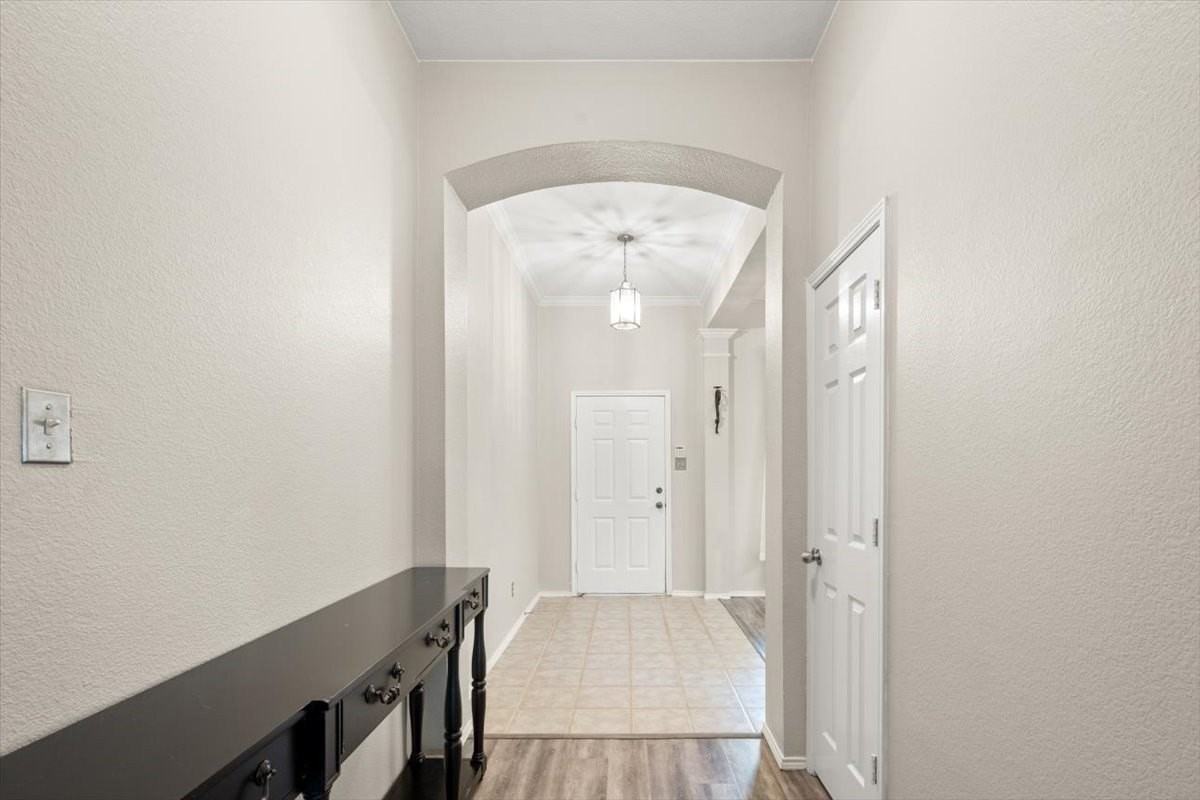5920 Westgate Dr - Photo 7 of 40