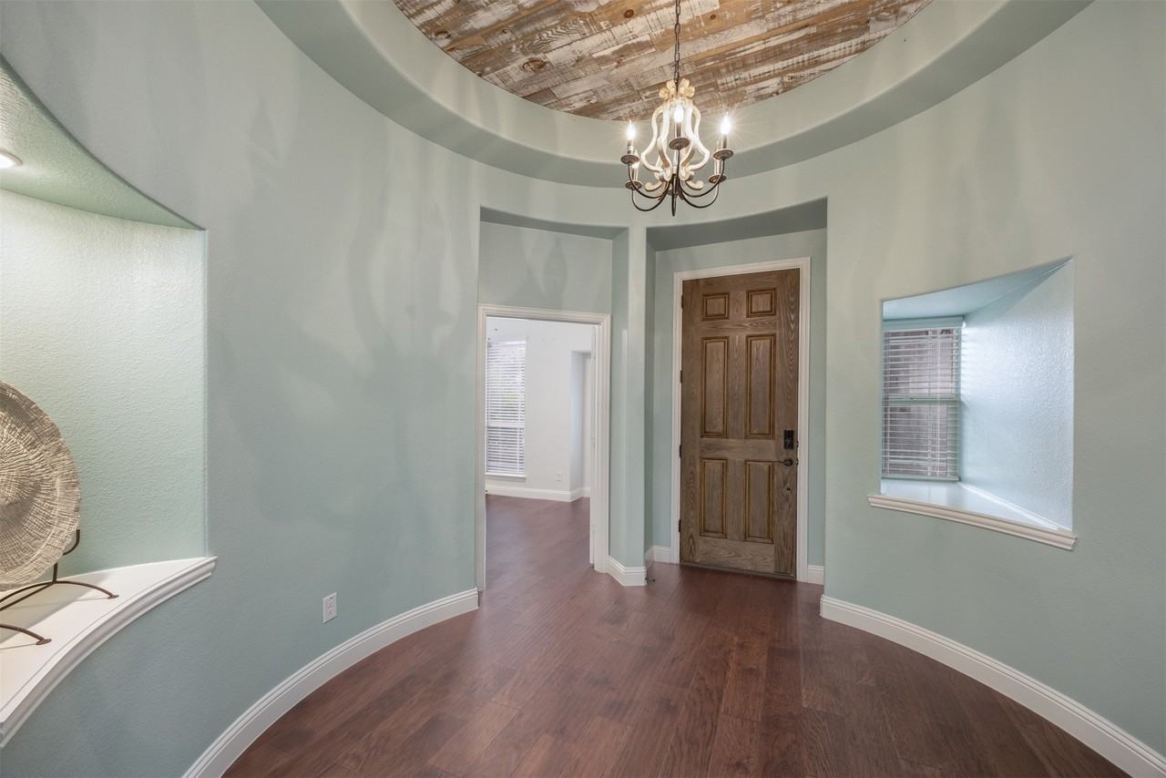1416 Alexander Dr - Photo 5 of 40