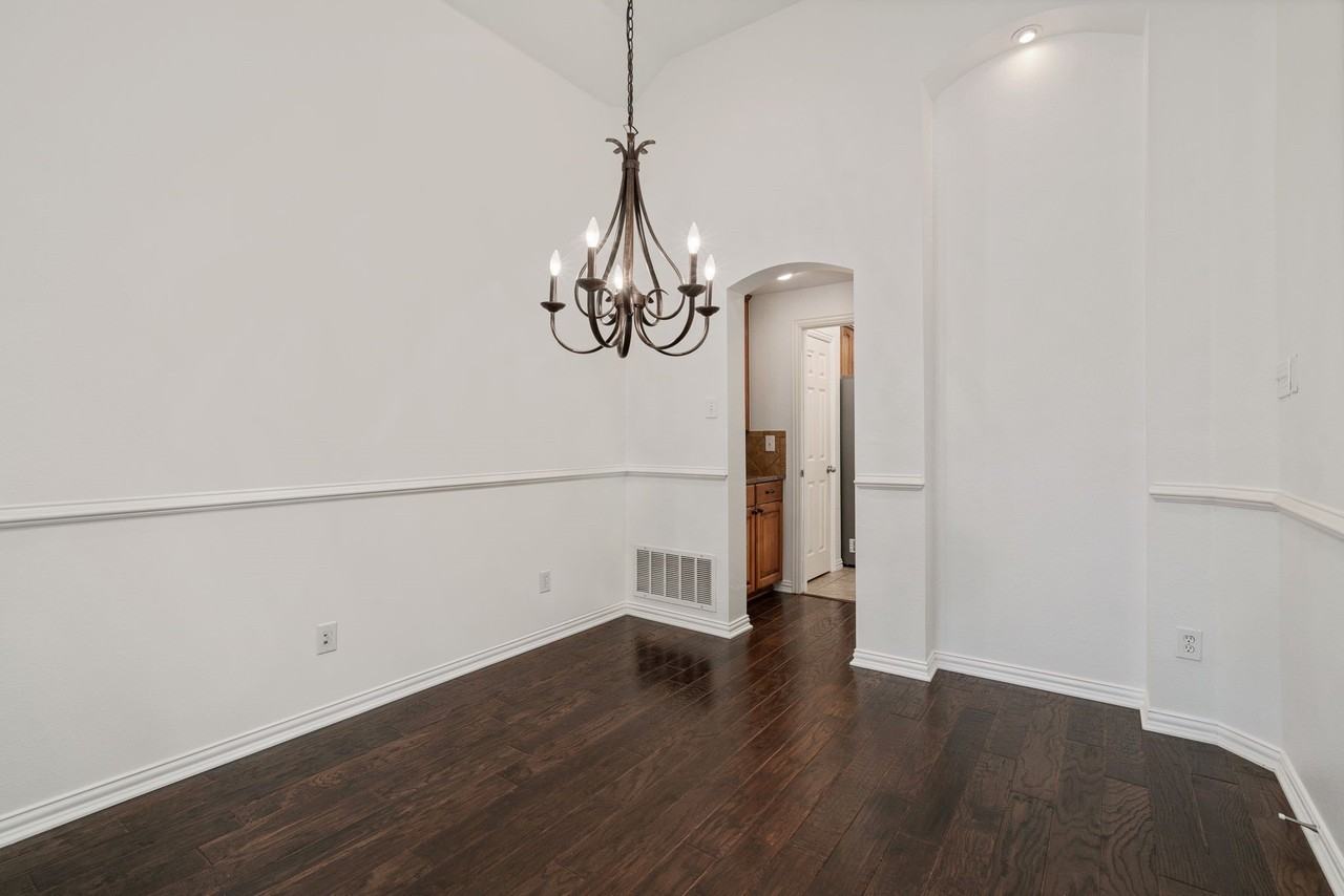 1181 Capital Dr - Photo 5 of 27