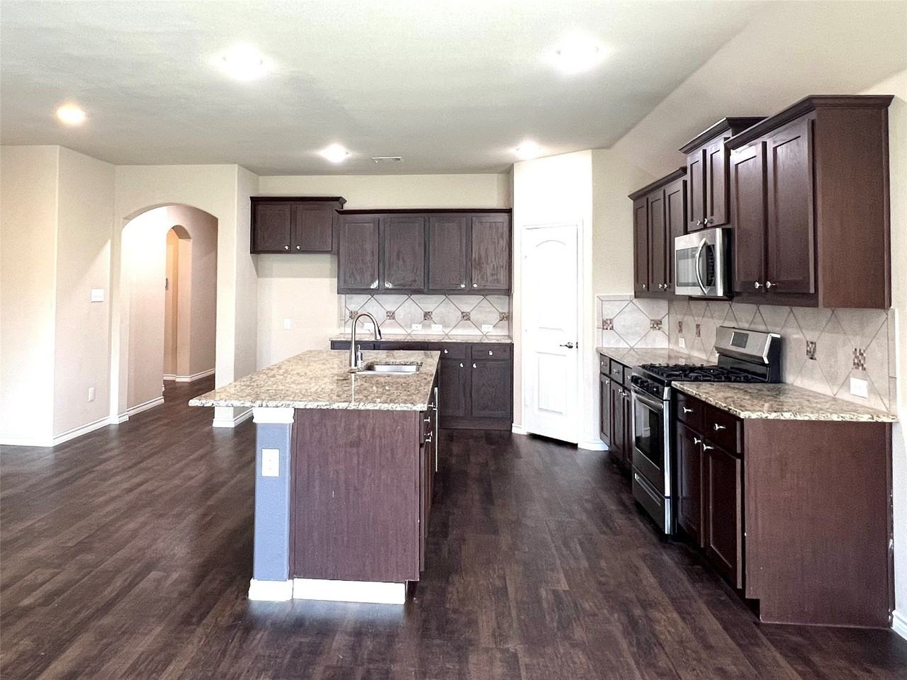 569 Kara Dr - Photo 7 of 20