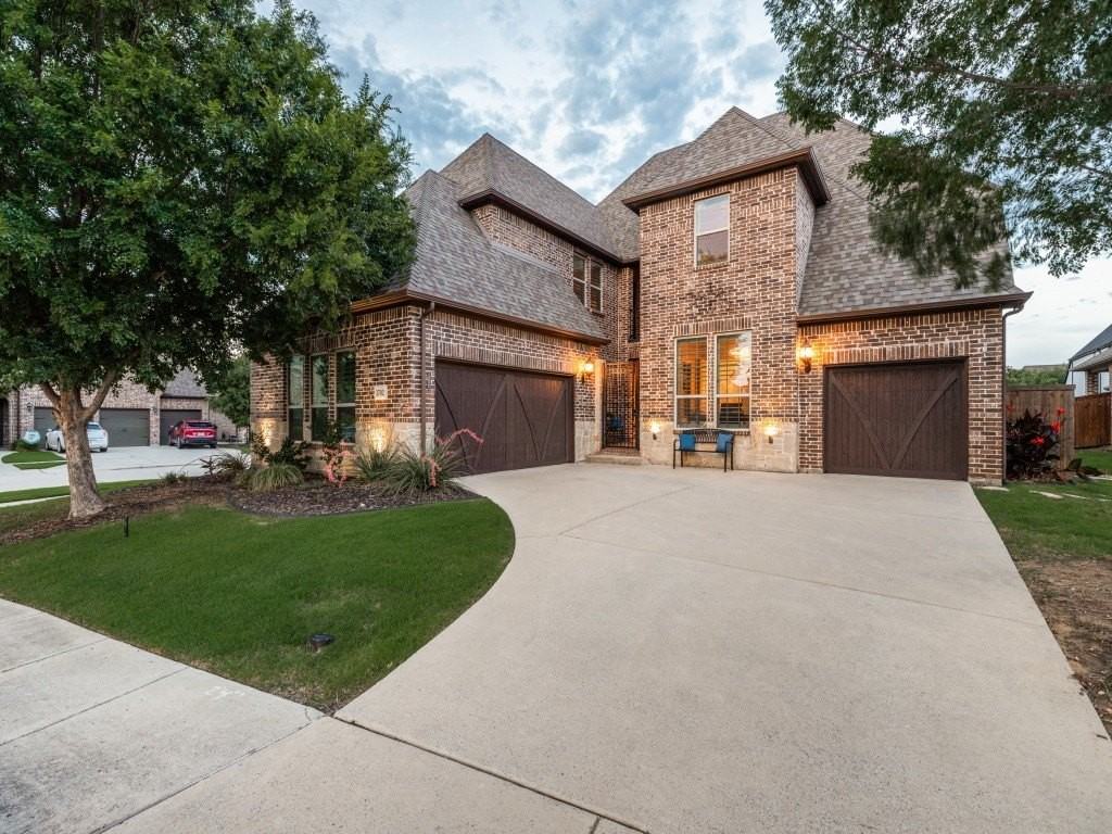 3702 Mesquite Ct - Photo 2 of 37