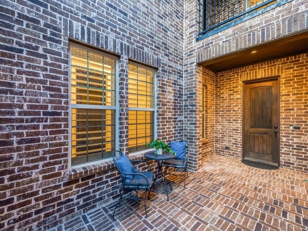 3702 Mesquite Ct - Photo 3 of 37