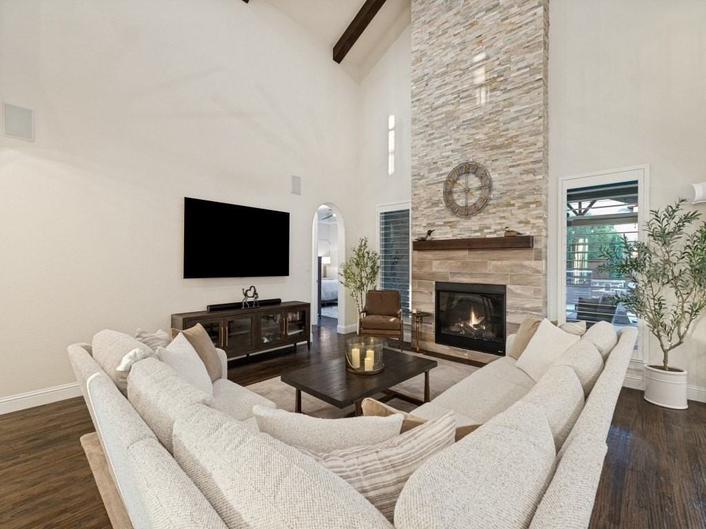 3702 Mesquite Ct - Photo 5 of 37