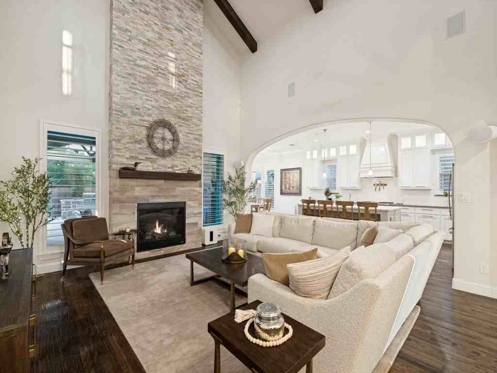 3702 Mesquite Ct - Photo 6 of 37