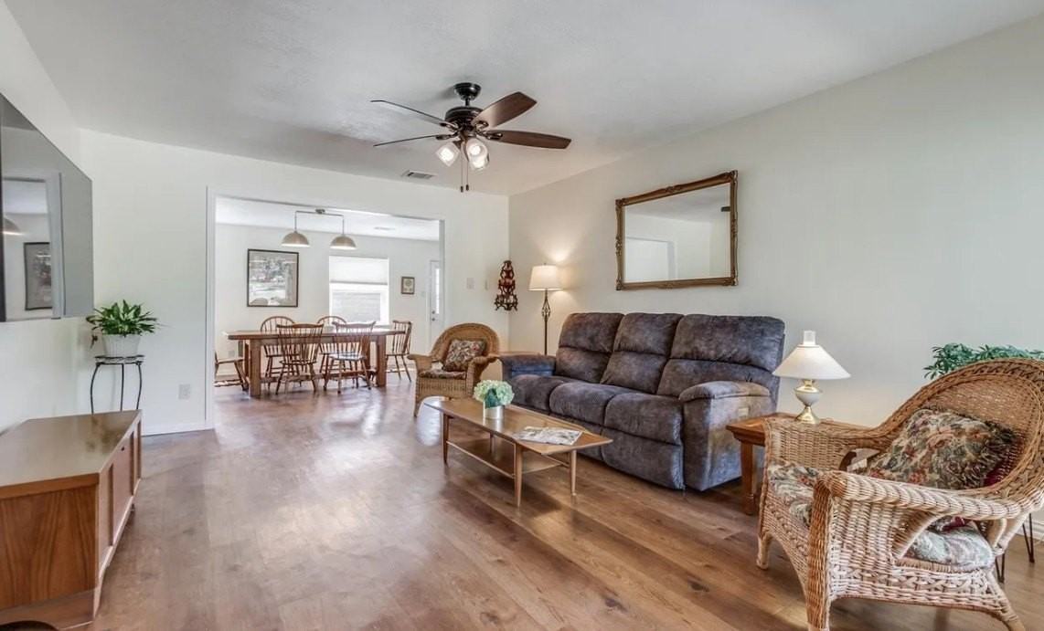 809 N Cottonwood Dr - Photo 4 of 20