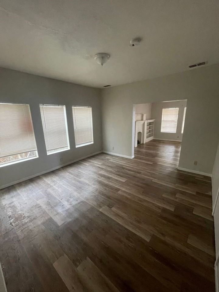 1368 Mulberry St - Photo 6 of 7