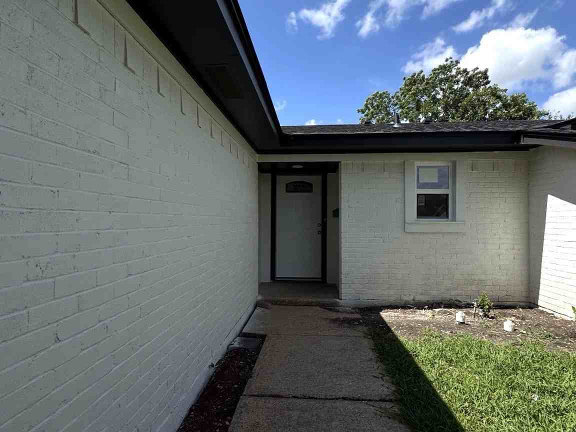 613 Dawn Dr - Photo 4 of 14
