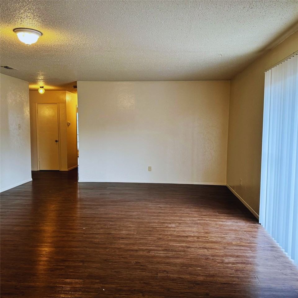 628 Taylor Ct - Photo 7 of 20