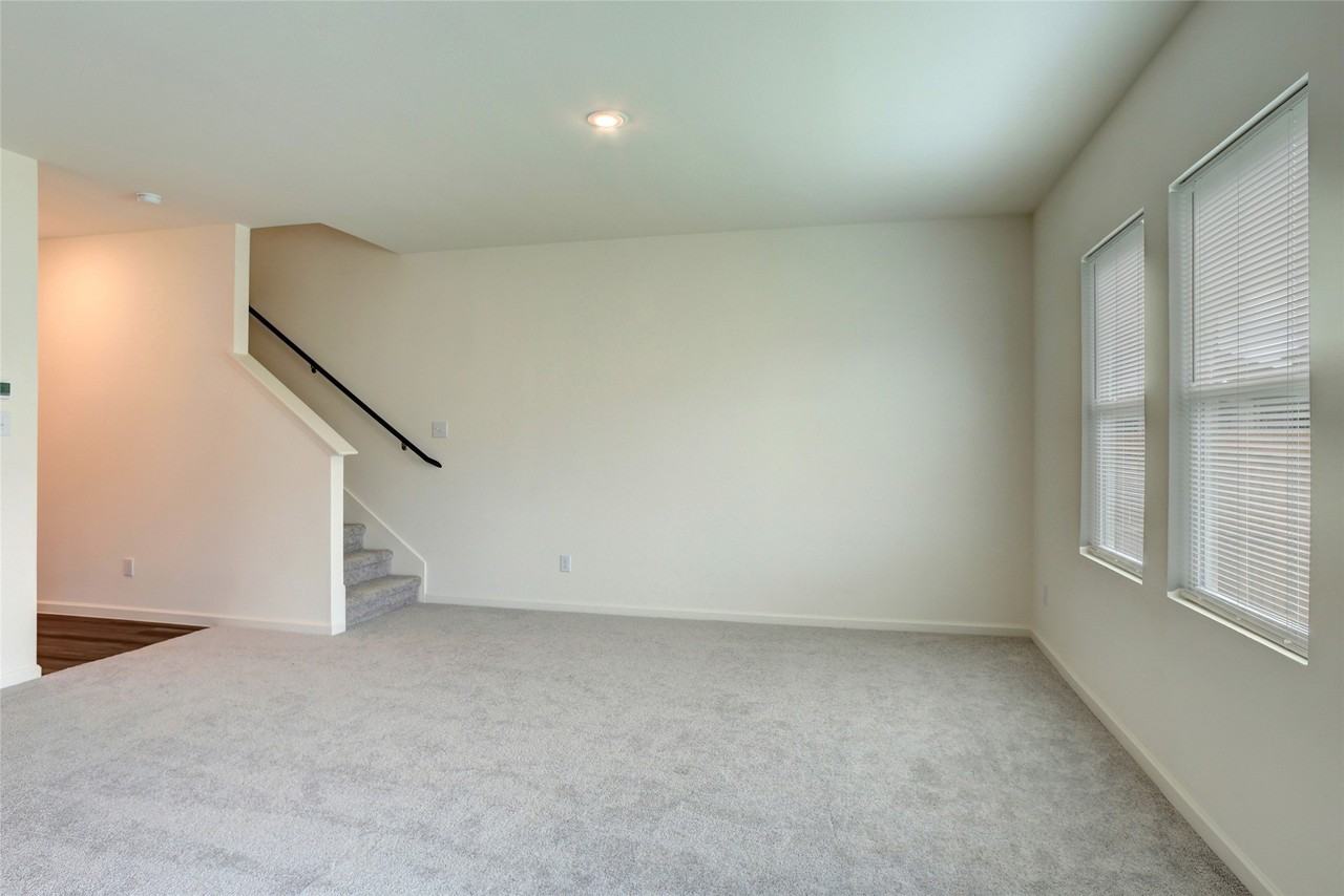 616 Cherry Creek Ln - Photo 4 of 36