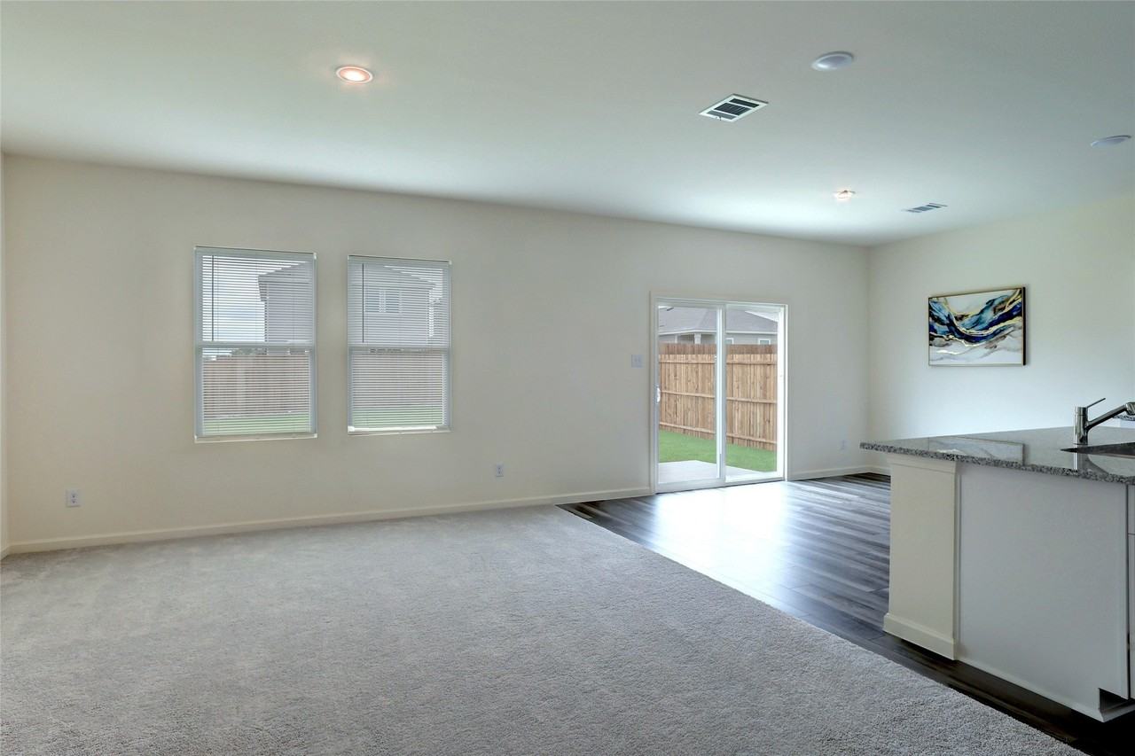 616 Cherry Creek Ln - Photo 5 of 36