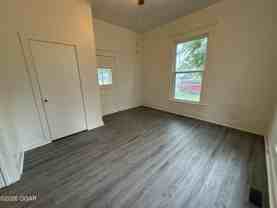 930 W 1st St - Photo 1 of 1