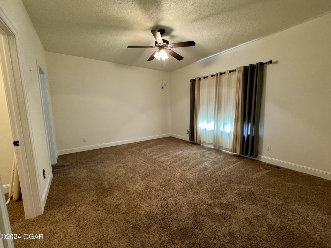 2731 Jefferson Ave - Photo 6 of 12
